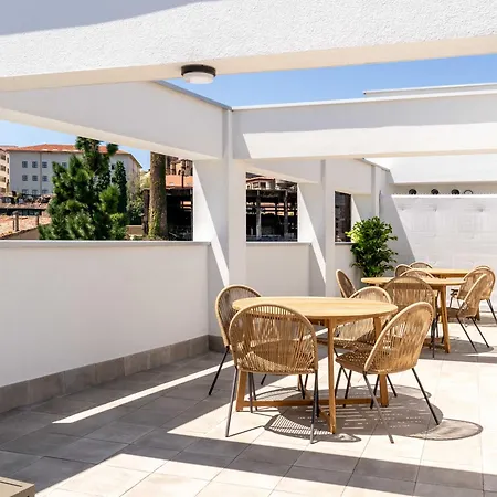 Calle Postigo Bajo Apartmanhotel Oviedo