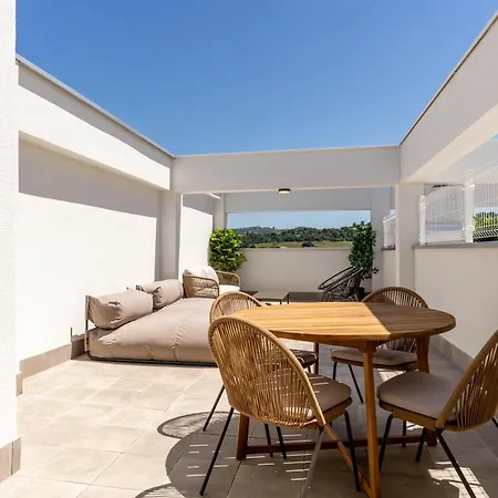 Limehome Calle Postigo Bajo 4*
