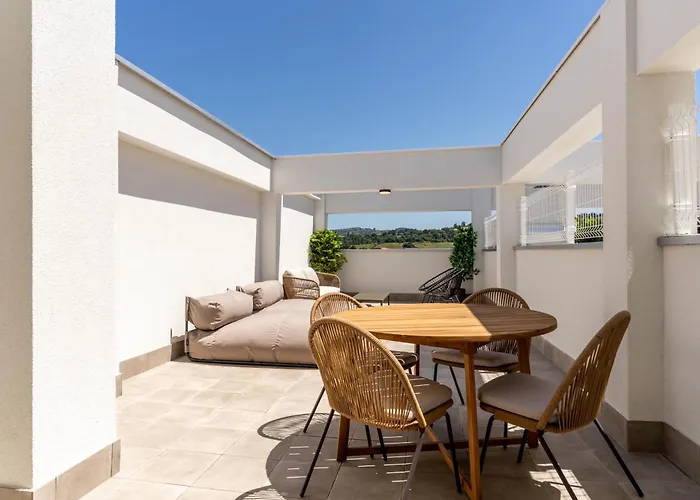 Limehome Calle Postigo Bajo *