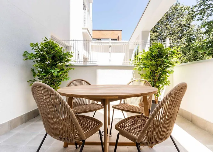 Limehome Calle Postigo Bajo דירה